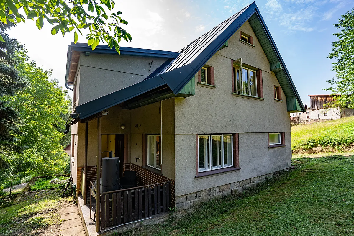 Prodej rodinného domu 346 m², pozemek 450 m²